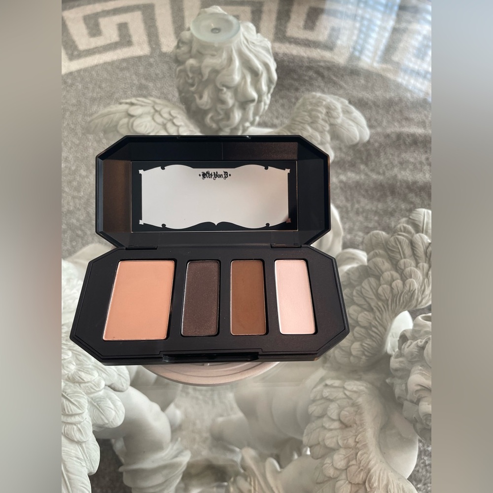 ♓️ Kat Von D Shade + Light eye palette FAWN AUTHENTIC Eye Contour
